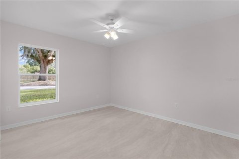 House in Ocklawaha, Florida 3 bedrooms, 146.69 sq.m. № 2324903 - photo 18