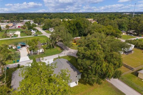 House in Ocklawaha, Florida 3 bedrooms, 146.69 sq.m. № 2324903 - photo 11