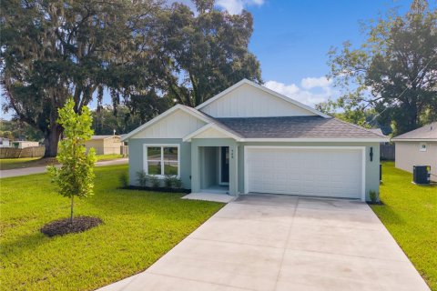 House in Ocklawaha, Florida 3 bedrooms, 146.69 sq.m. № 2324903 - photo 2