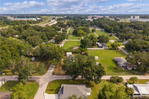 House in Ocklawaha, Florida 3 bedrooms, 146.69 sq.m. № 2324903 - photo 9