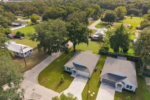 House in Ocklawaha, Florida 3 bedrooms, 146.69 sq.m. № 2324903 - photo 7