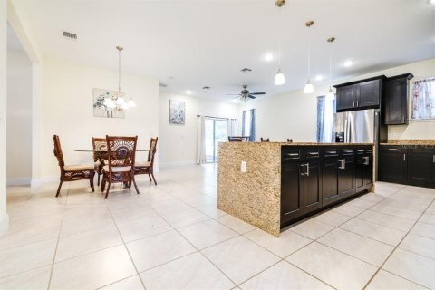 Casa en alquiler en Kissimmee, Florida, 4 dormitorios, 164.53 m2 № 2093862 - foto 11