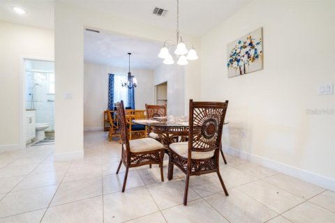 Casa en alquiler en Kissimmee, Florida, 4 dormitorios, 164.53 m2 № 2093862 - foto 18
