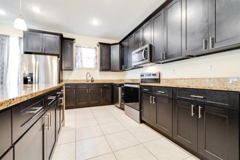 Casa en alquiler en Kissimmee, Florida, 4 dormitorios, 164.53 m2 № 2093862 - foto 15