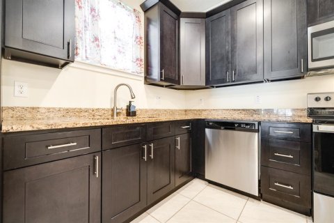 Casa en alquiler en Kissimmee, Florida, 4 dormitorios, 164.53 m2 № 2093862 - foto 16