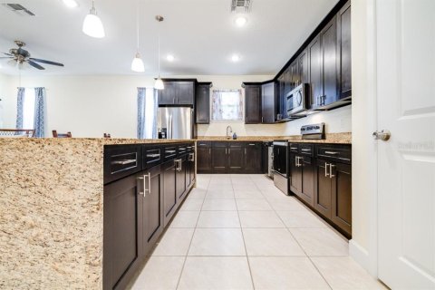 Casa en alquiler en Kissimmee, Florida, 4 dormitorios, 164.53 m2 № 2093862 - foto 12