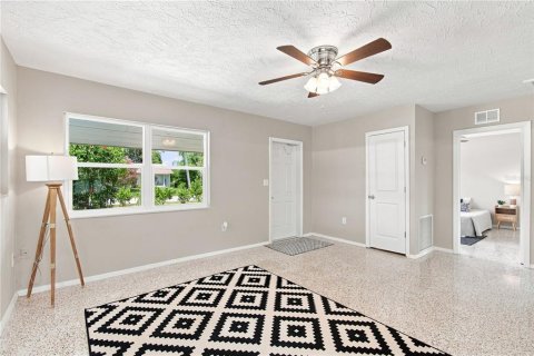 Villa ou maison à louer à Sarasota, Floride: 3 chambres, 113.34 m2 № 2388515 - photo 10