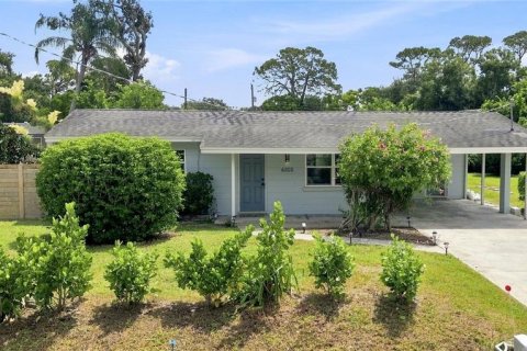 Villa ou maison à Sarasota, Floride 3 chambres, 113.34 m2 № 2388515