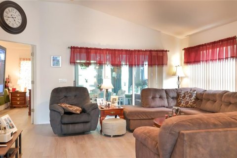 House in Hudson, Florida 3 bedrooms, 150.41 sq.m. № 1747689 - photo 13