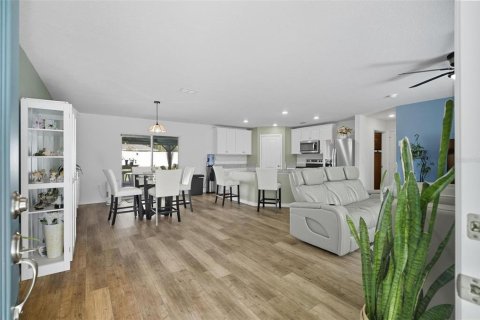 House in Palm Coast, Florida 3 bedrooms, 135.92 sq.m. № 1898645 - photo 7