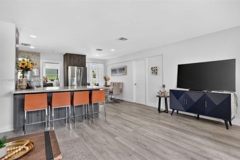 House in Pompano Beach, Florida 3 bedrooms, 98.94 sq.m. № 2063170 - photo 3