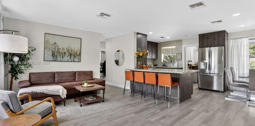 House in Pompano Beach, Florida 3 bedrooms, 98.94 sq.m. № 2063170