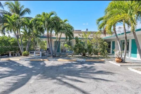 Immobilier commercial à vendre à Hollywood, Floride: 341.32 m2 № 2192010 - photo 23