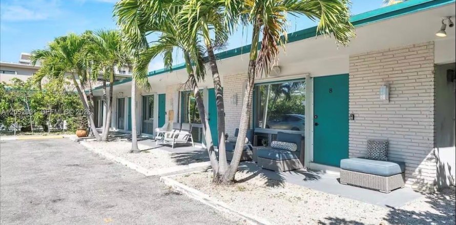 Immobilier commercial à Hollywood, Floride 341.32 m2 № 2192010