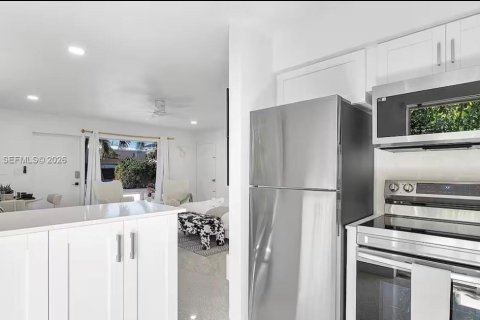 Immobilier commercial à vendre à Hollywood, Floride: 341.32 m2 № 2192010 - photo 16
