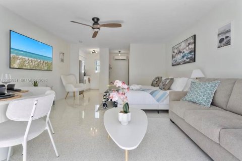 Immobilier commercial à vendre à Hollywood, Floride: 341.32 m2 № 2192010 - photo 30