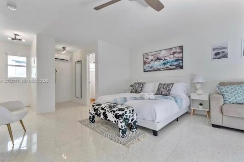 Immobilier commercial à vendre à Hollywood, Floride: 341.32 m2 № 2192010 - photo 25