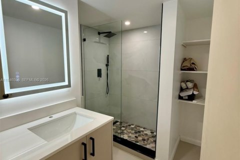 Townhouse in Miami, Florida 3 bedrooms, 136.66 sq.m. № 2002799 - photo 8