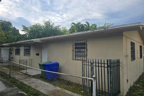 Commercial property in Miami, Florida 145.3 sq.m. № 1705287 - photo 2