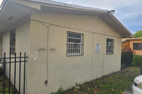 Commercial property in Miami, Florida 145.3 sq.m. № 1705287 - photo 1
