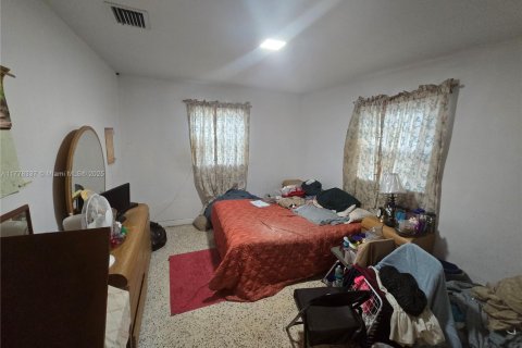 Commercial property in Miami, Florida 145.3 sq.m. № 1705287 - photo 11
