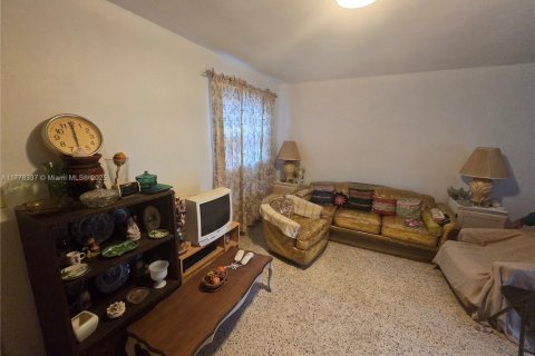 Commercial property in Miami, Florida 145.3 sq.m. № 1705287 - photo 5