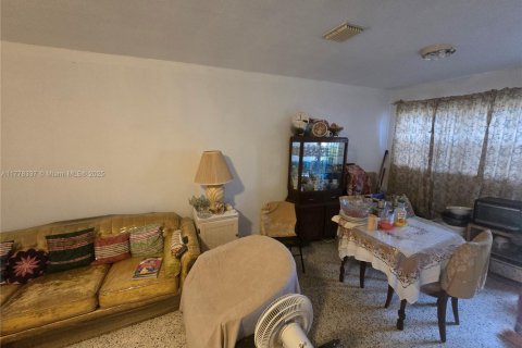 Commercial property in Miami, Florida 145.3 sq.m. № 1705287 - photo 6