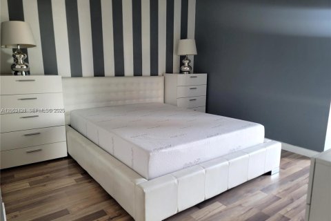 Copropriété à louer à Miami, Floride: 1 chambre, 73.49 m2 № 2259923 - photo 6