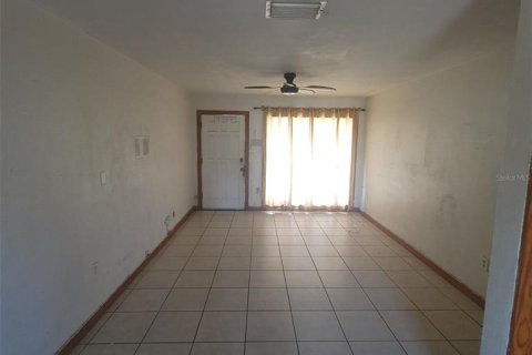 Villa ou maison à vendre à Orlando, Floride: 5 chambres, 138.7 m2 № 2415426 - photo 4