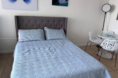 Copropriété à louer à Sunny Isles Beach, Floride: 38.09 m2 № 1978525 - photo 15