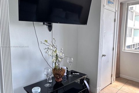 Copropriété à louer à Sunny Isles Beach, Floride: 38.09 m2 № 1978525 - photo 17