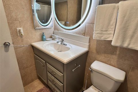 Copropriété à louer à Sunny Isles Beach, Floride: 38.09 m2 № 1978525 - photo 23