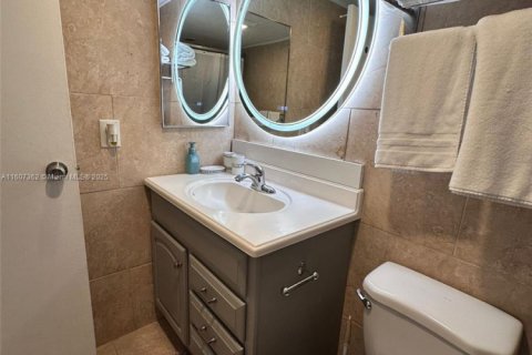 Copropriété à louer à Sunny Isles Beach, Floride: 38.09 m2 № 1978525 - photo 10