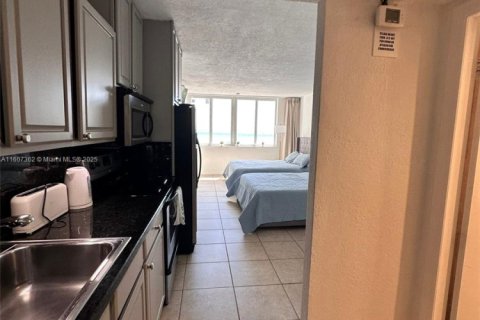 Copropriété à louer à Sunny Isles Beach, Floride: 38.09 m2 № 1978525 - photo 25