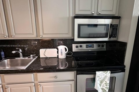 Copropriété à louer à Sunny Isles Beach, Floride: 38.09 m2 № 1978525 - photo 24