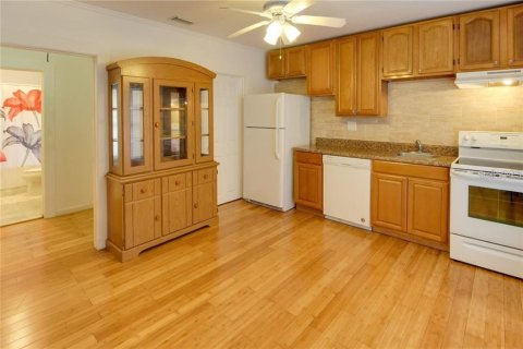 Appartement à louer à Clearwater, Floride: 2 chambres, 91.97 m2 № 2430940 - photo 2