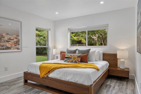 Villa ou maison à vendre à Miami, Floride: 4 chambres, 183.2 m2 № 1998360 - photo 13