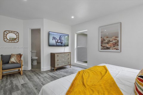Villa ou maison à vendre à Miami, Floride: 4 chambres, 183.2 m2 № 1998360 - photo 23