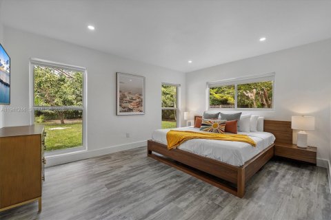 Villa ou maison à vendre à Miami, Floride: 4 chambres, 183.2 m2 № 1998360 - photo 4