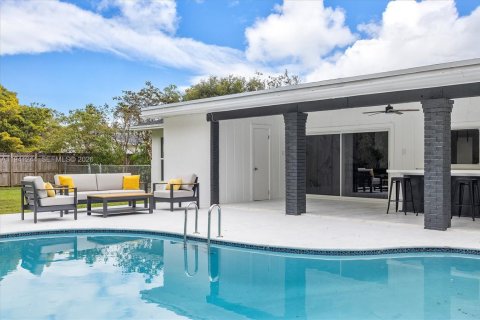 Villa ou maison à vendre à Miami, Floride: 4 chambres, 183.2 m2 № 1998360 - photo 29