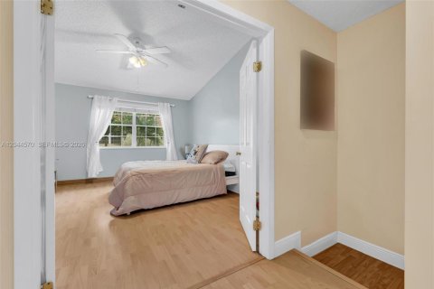 House in Pembroke Pines, Florida 2 bedrooms, 145.86 sq.m. № 2181267 - photo 20