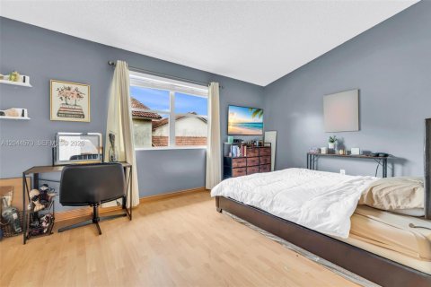 House in Pembroke Pines, Florida 2 bedrooms, 145.86 sq.m. № 2181267 - photo 26