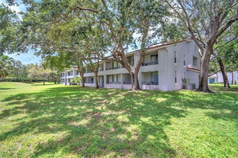 Condo in Coconut Creek, Florida, 2 bedrooms  № 1785747 - photo 20
