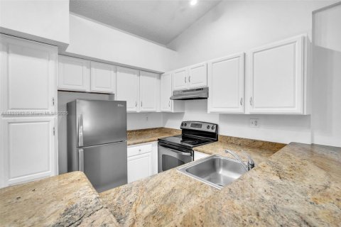 Condo in Coconut Creek, Florida, 2 bedrooms  № 1785747 - photo 8