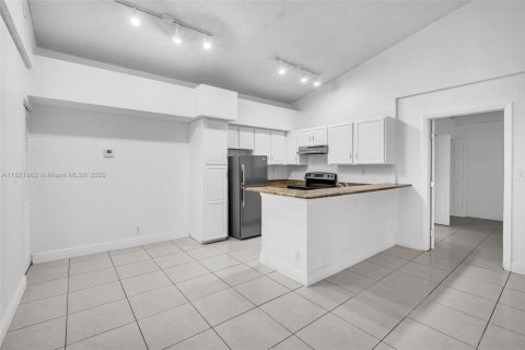 Condo in Coconut Creek, Florida, 2 bedrooms  № 1785747 - photo 4