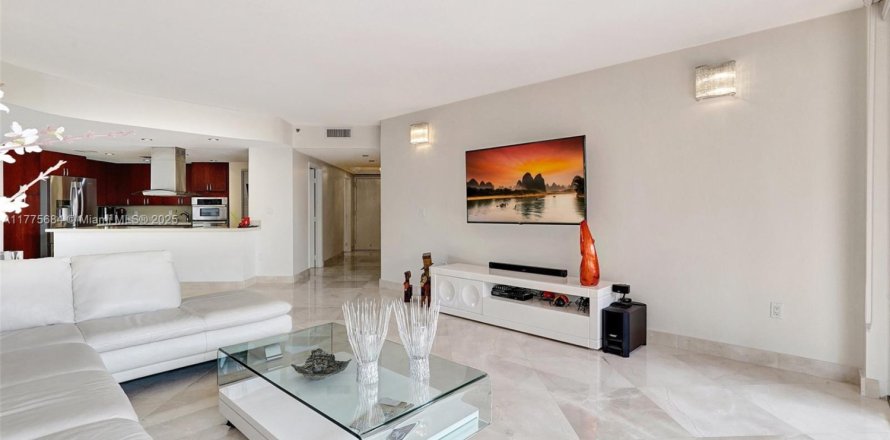 Condominio en Aventura, Florida, 2 dormitorios № 1868695