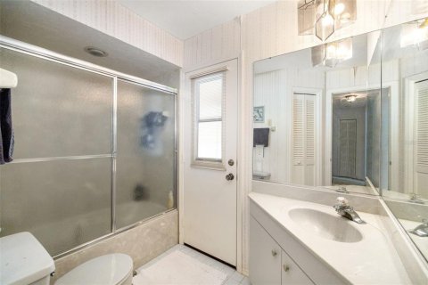 House in Bradenton, Florida 3 bedrooms, 171.59 sq.m. № 1765603 - photo 25