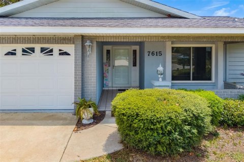 House in Bradenton, Florida 3 bedrooms, 171.59 sq.m. № 1765603 - photo 5