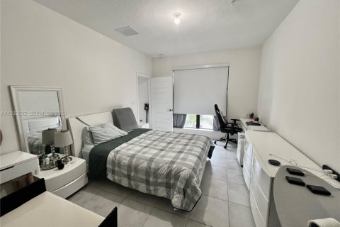 Снять в аренду кондоминиум в Дорал, Флорида 3 спальни, 104.42м2, № 1991987 - фото 13