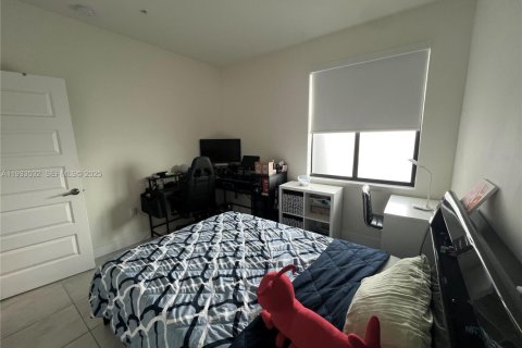 Снять в аренду кондоминиум в Дорал, Флорида 3 спальни, 104.42м2, № 1991987 - фото 19